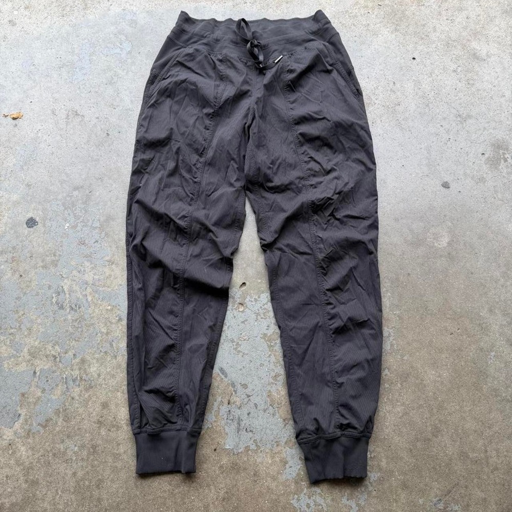 Lululemon dance studio joggers size 8